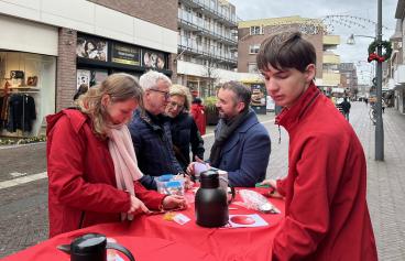 https://venlo.sp.nl/nieuws/2023/12/een-boom-vol-kerstboodschappen-voor-zorgpersoneel