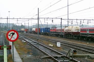 https://venlo.sp.nl/nieuws/2019/09/onderzoeksrapport-naar-risicos-en-kansen-op-de-spoorwegen-rond-venlo
